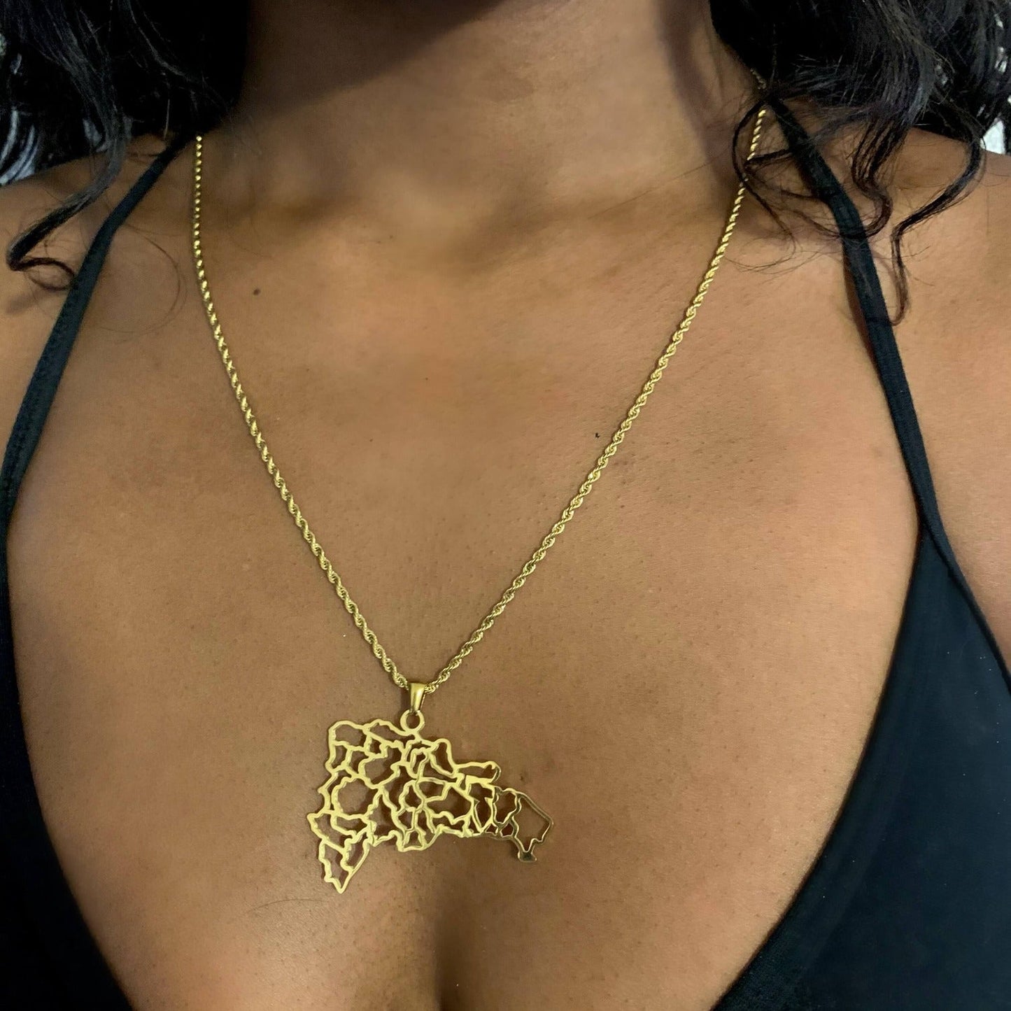 RÉPUBLIQUE DOMINICAINE Collier Koue